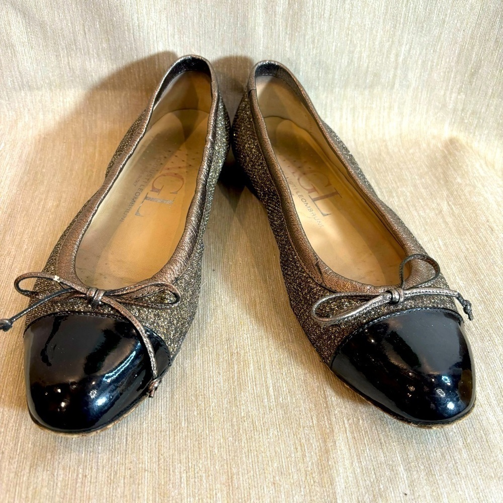 AGL Sz 38 Patent Leather Almond Toe Metallic Body Bow Slip On Ballet Flats